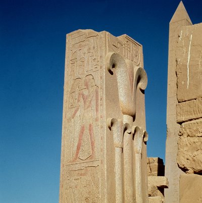 Säule verziert mit stilisierten Papyruspflanzen, aus dem Großen Tempelkomplex von Amun, Neues Reich von Egyptian 18th Dynasty